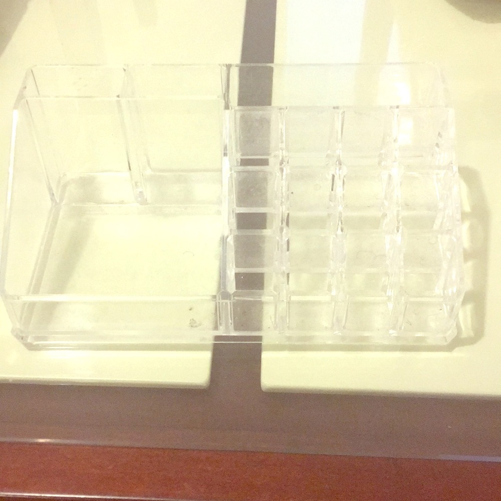 Makeup holder